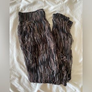 Patterned pants